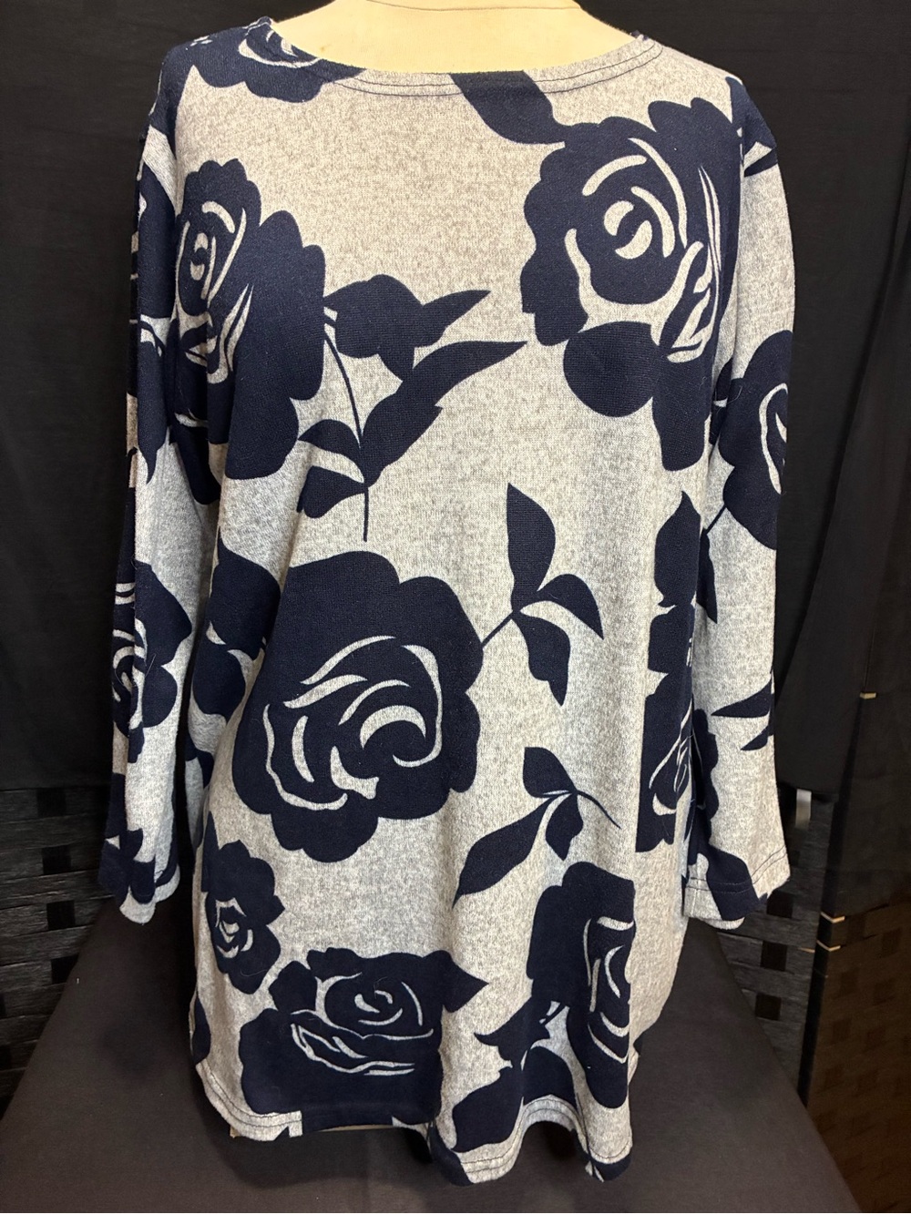 Women's Navy Floral Scoop Neck Sweater Top - Picture 2 of 7